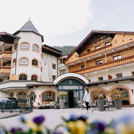 Alpinresort Stubaierhof ****S 富尔普梅斯 外观 照片