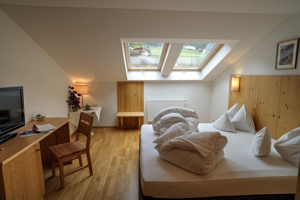 Alpinresort Stubaierhof ****S 富尔普梅斯 外观 照片