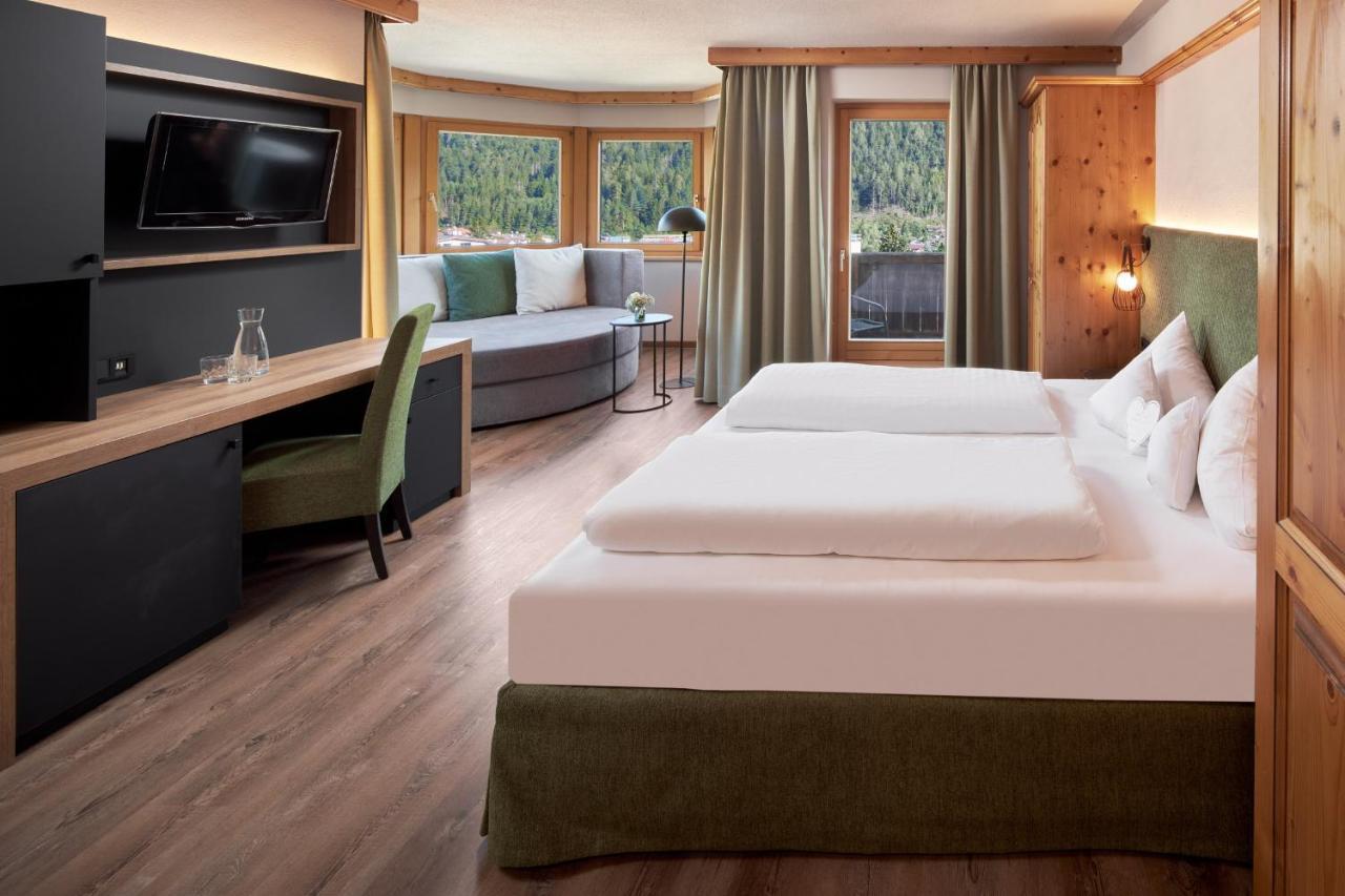 Alpinresort Stubaierhof ****S 富尔普梅斯 外观 照片