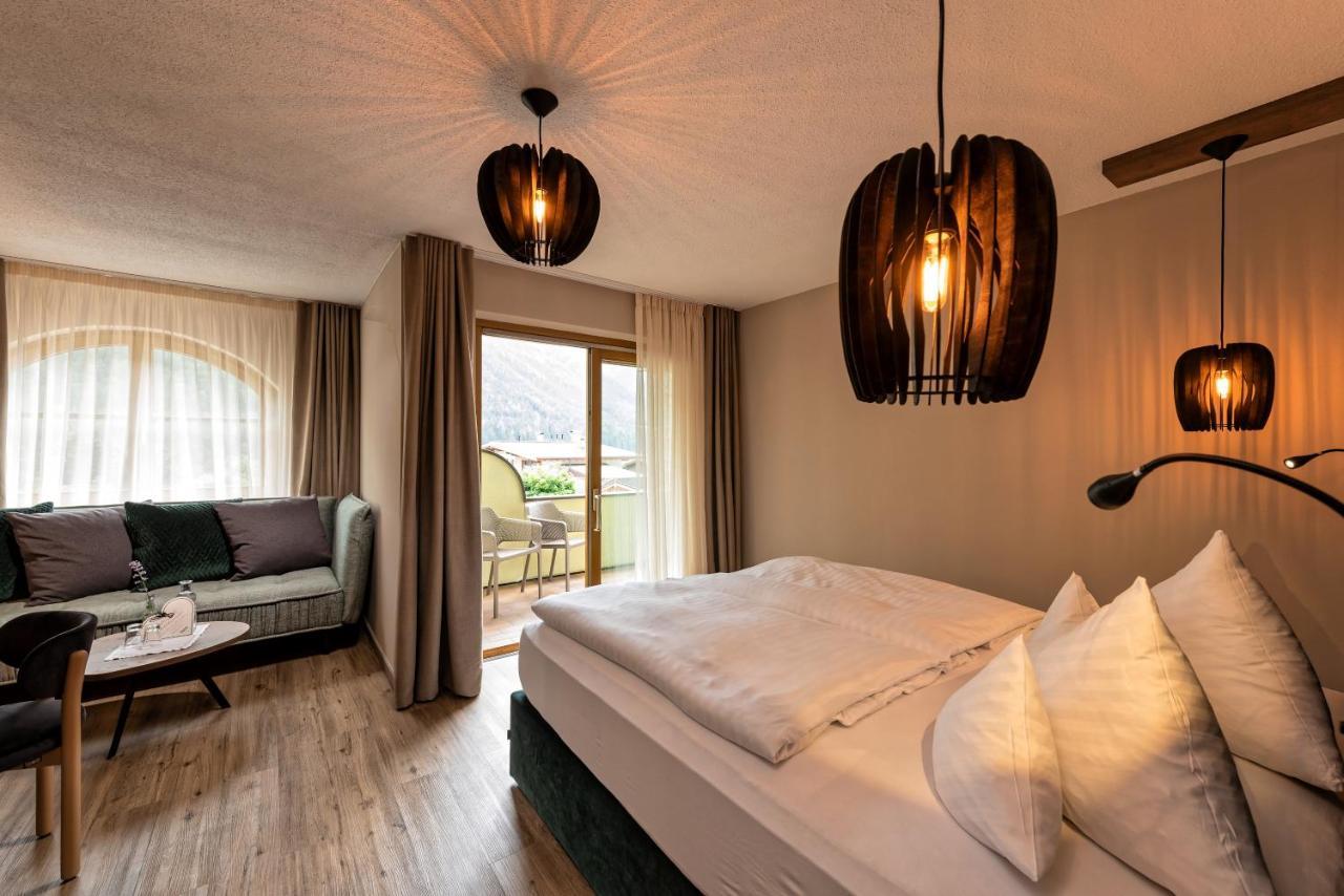Alpinresort Stubaierhof ****S 富尔普梅斯 外观 照片