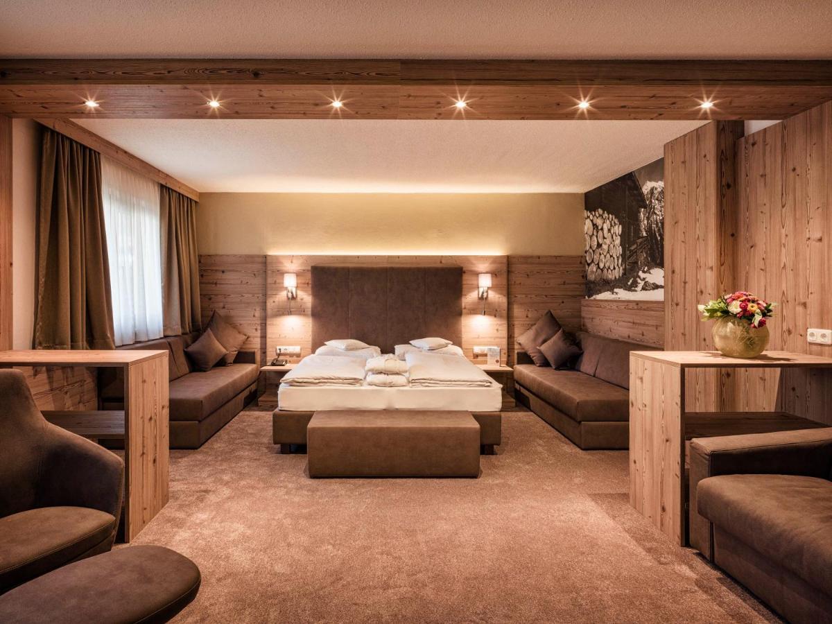 Alpinresort Stubaierhof ****S 富尔普梅斯 外观 照片