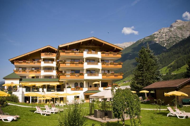 Alpinresort Stubaierhof ****S 富尔普梅斯 外观 照片